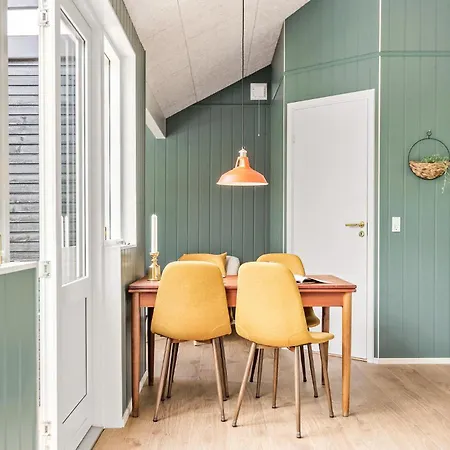 2 Bedroom Gorgeous In *
