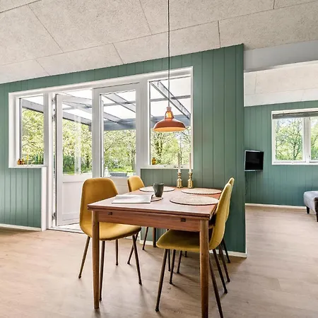 2 Bedroom Gorgeous In 펜션 기브